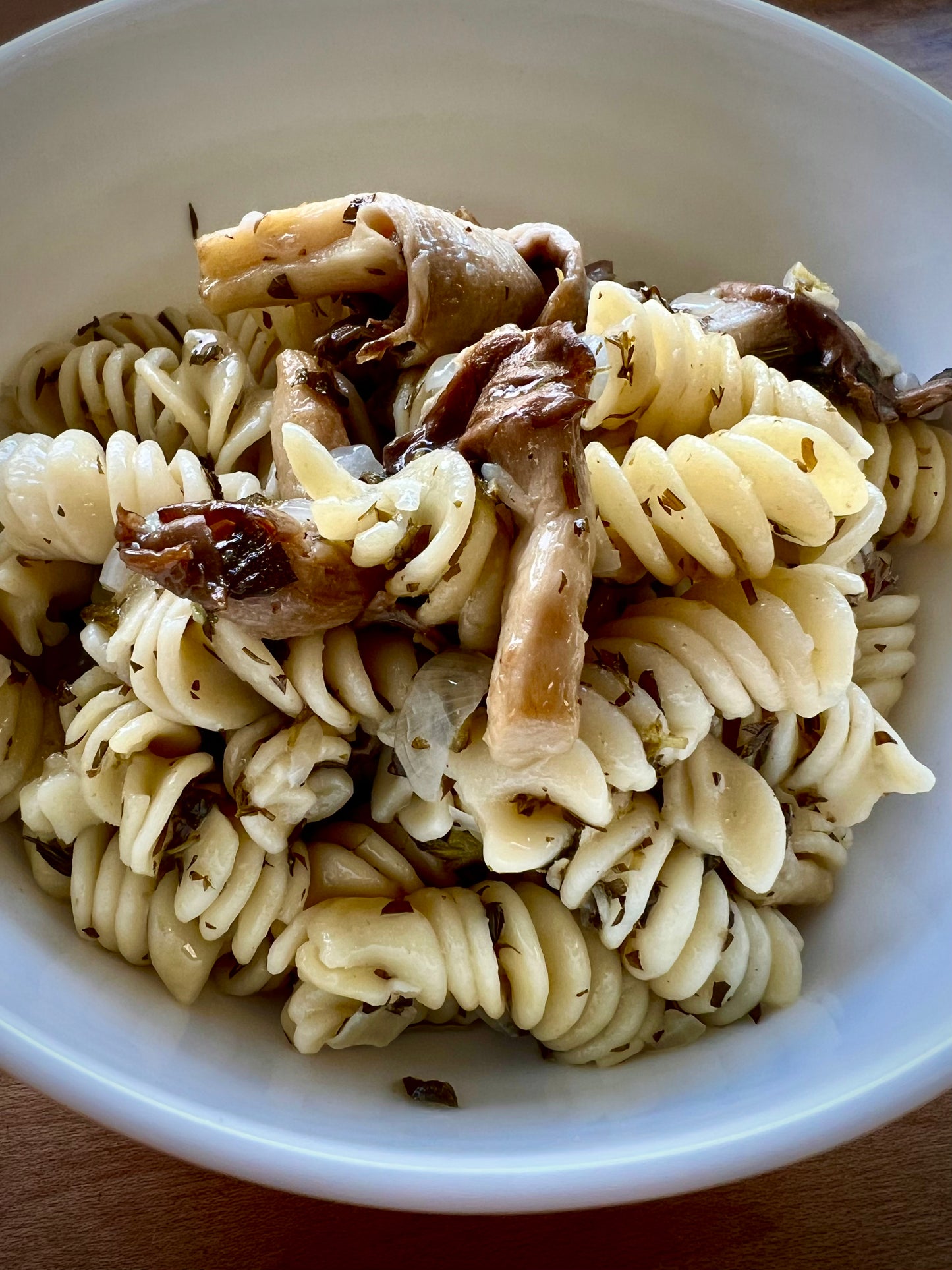 Roasted Mushroom Fusilli With a Fresh Herb Butter Sauce (25 oz)